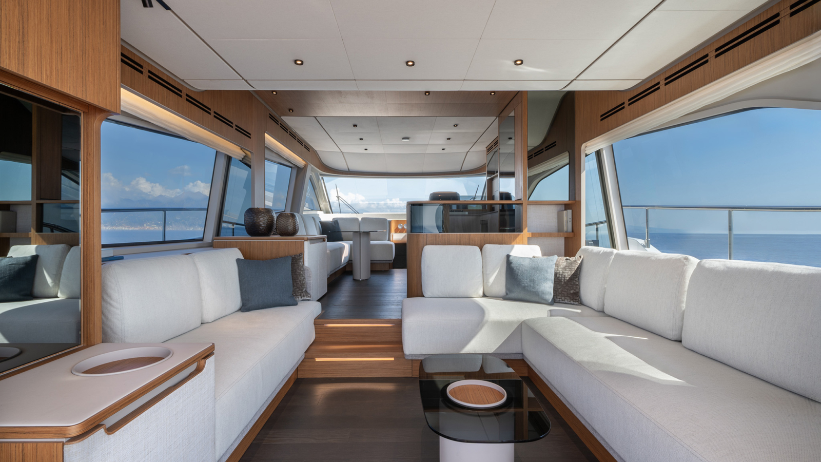 Ferretti 670 yacht